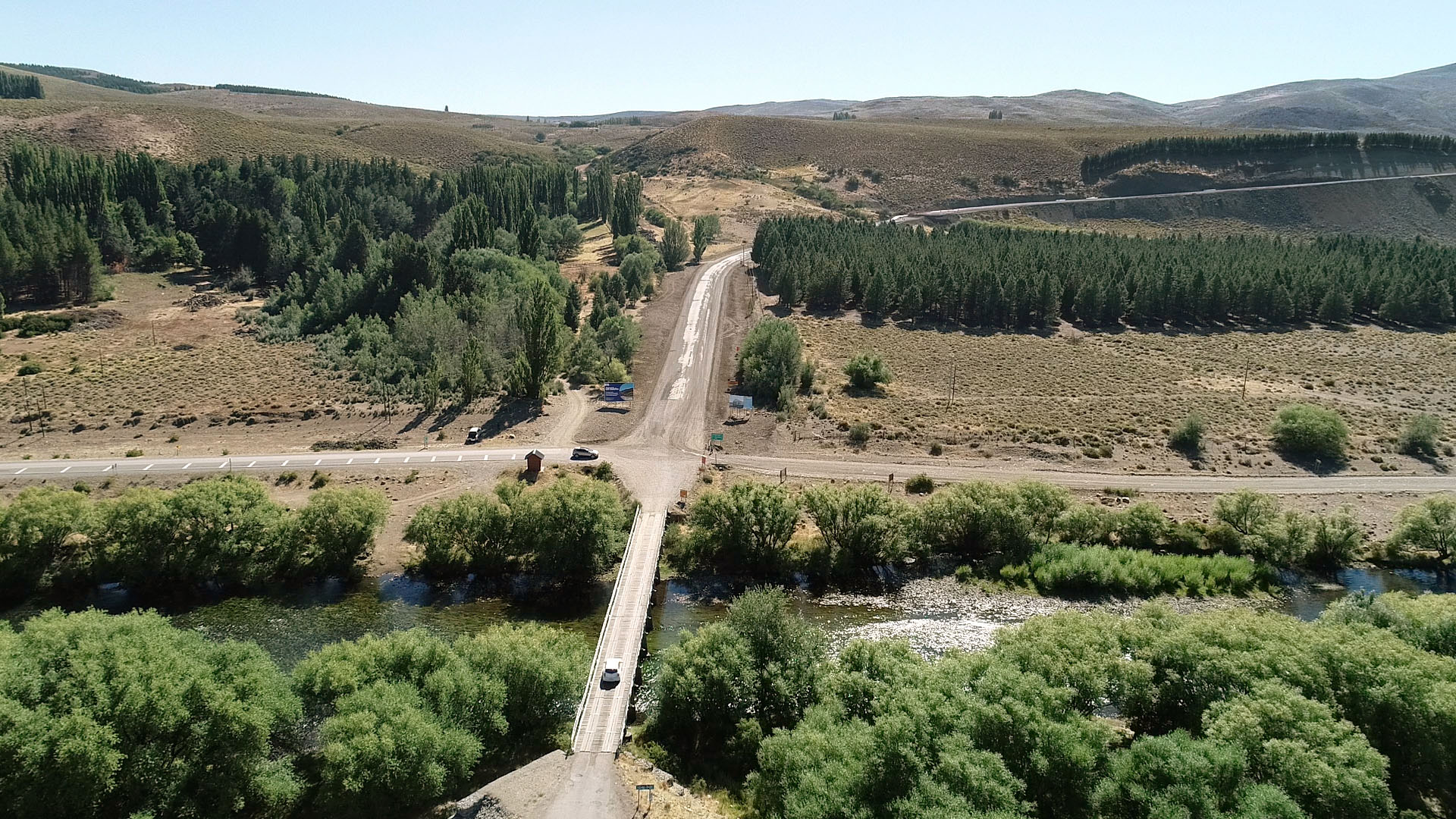 Neuquen.-Ruta-23-tramo-R%C3%ADo-Malleo-a-Puente-Pilolil...-Ph-LGPM-004